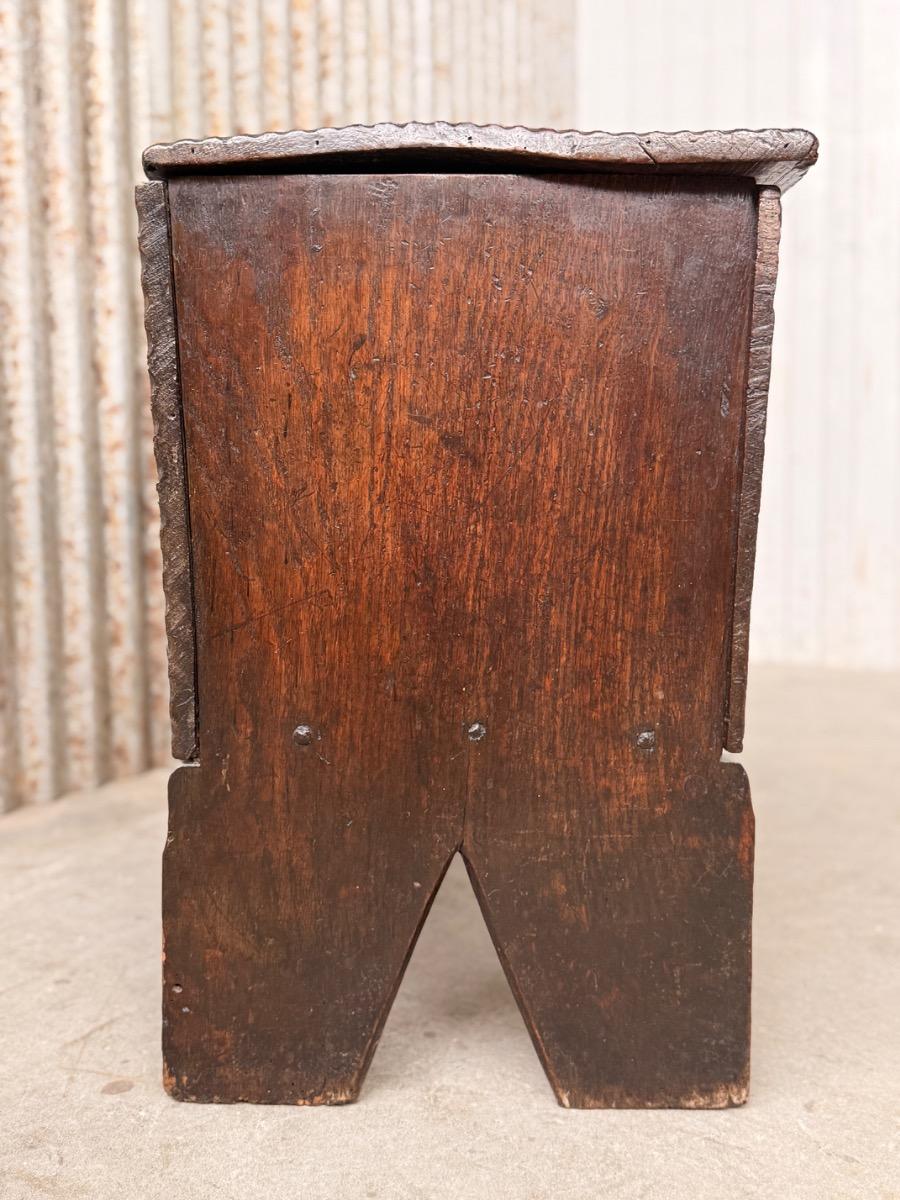 ‘Six plank chest’ 17e eeuw, Verenigd Koninkrijk. 