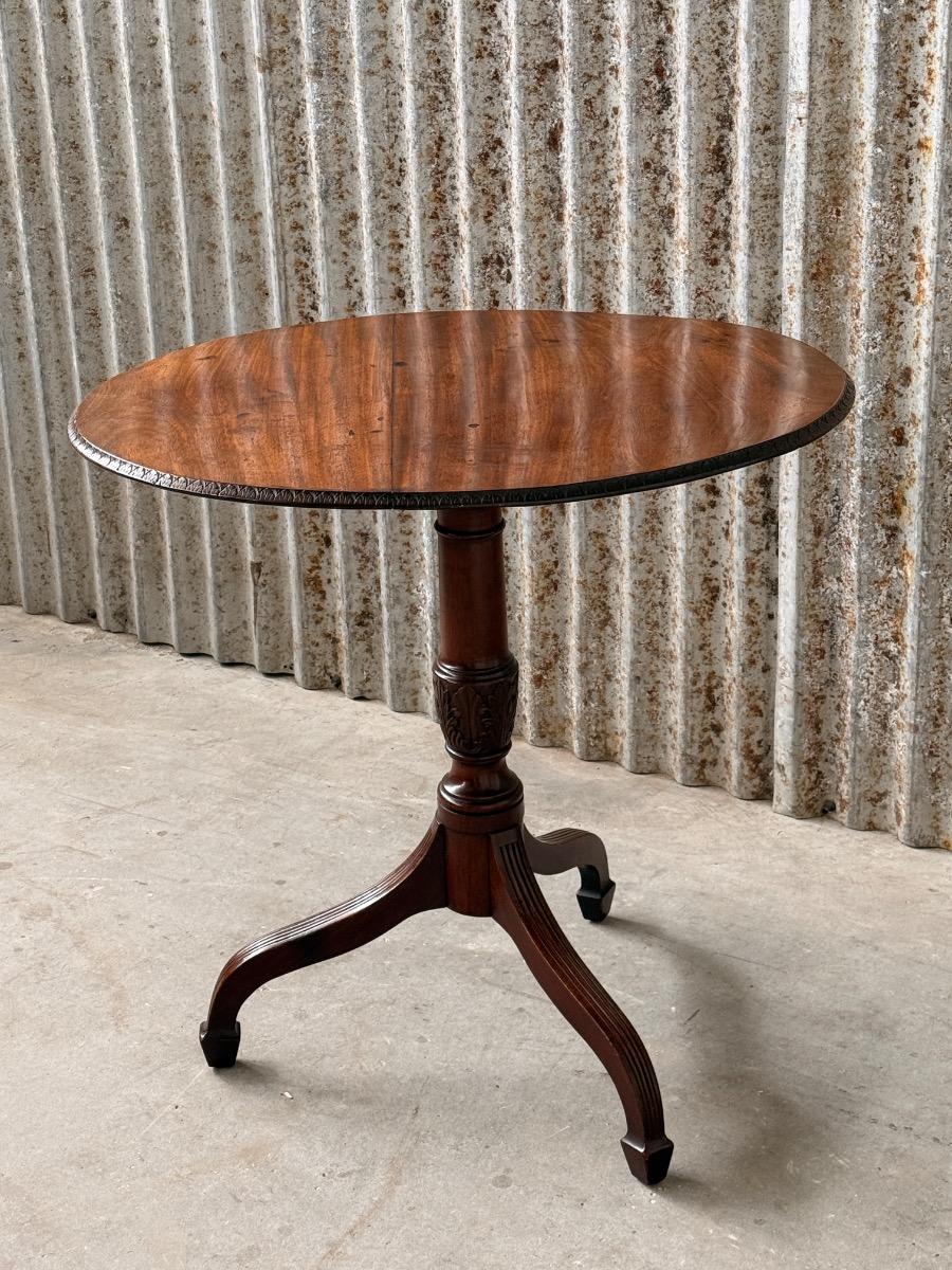 Engelse tilttop tafel massief mahonie