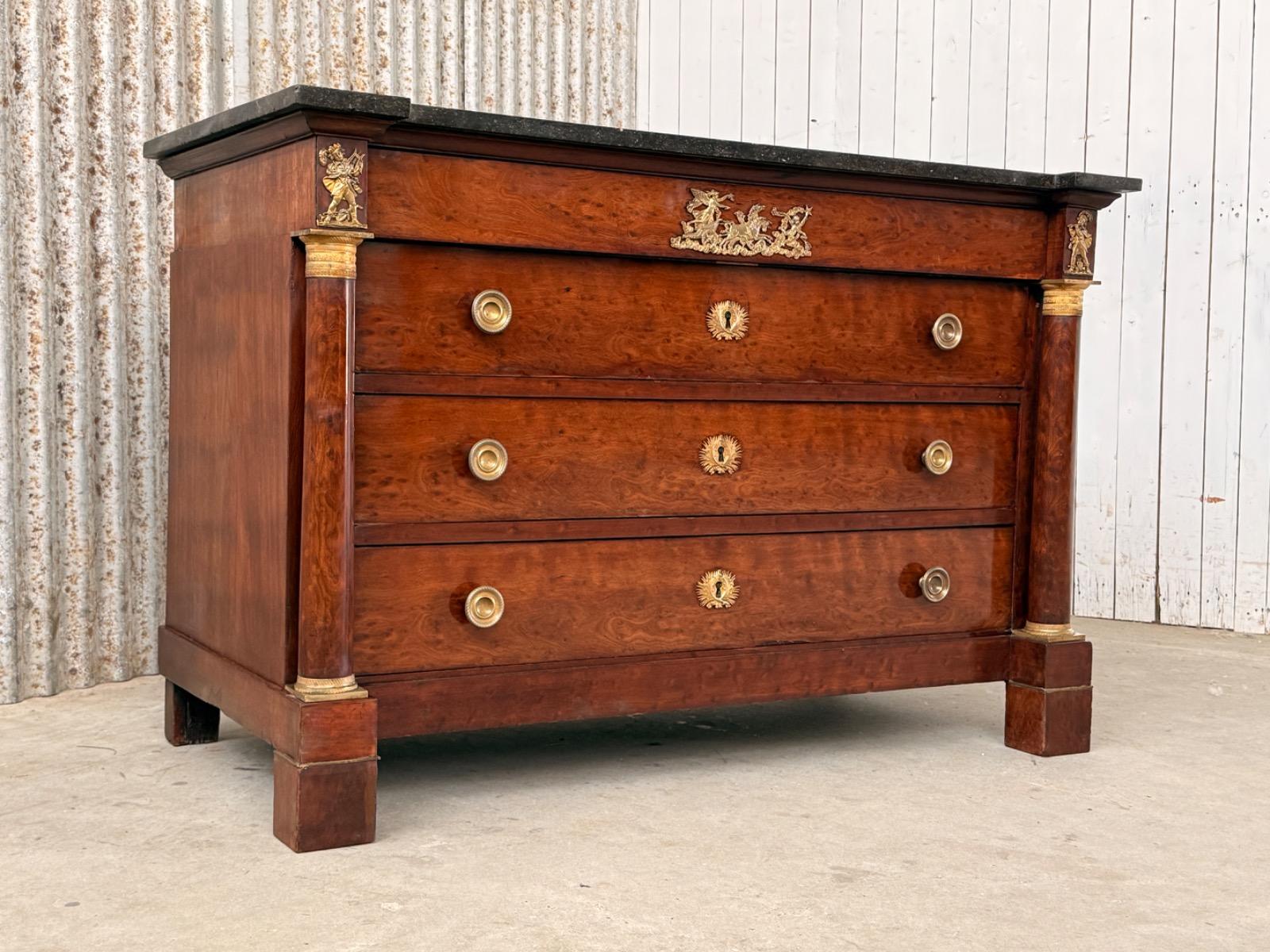 Epoque empire mahonie commode. 