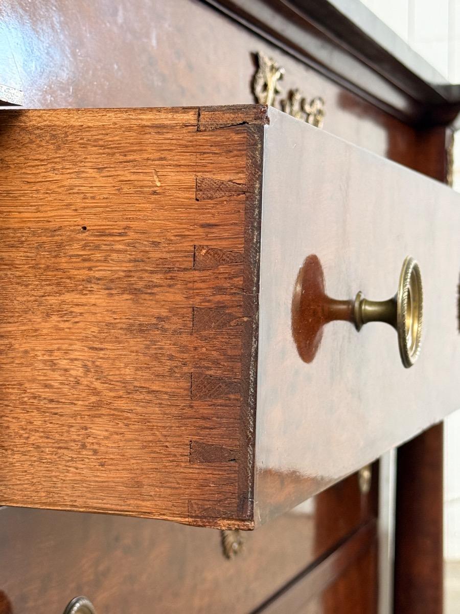 Epoque empire mahonie commode. 