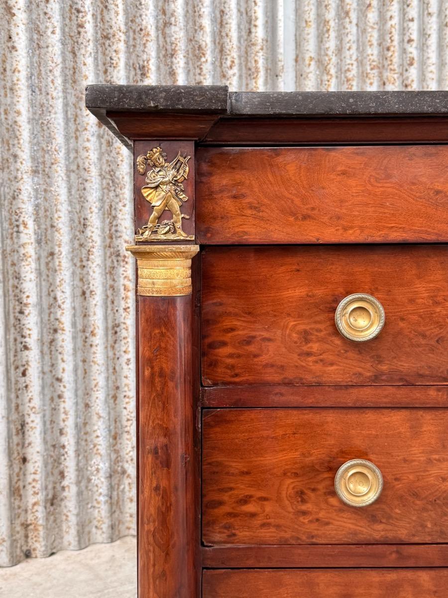 Epoque empire mahonie commode. 