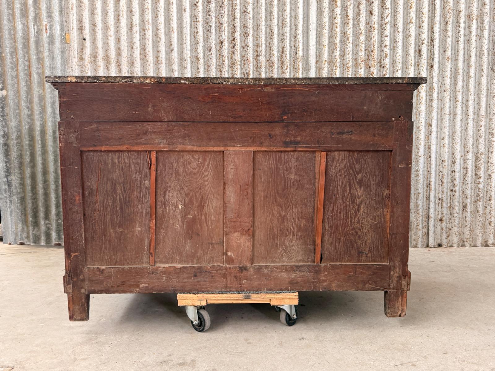 Epoque empire mahonie commode. 