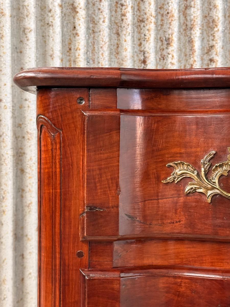 Franse Louis XV ladekast massief kersenhout