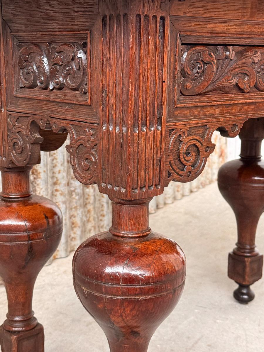 Hollandse flespoot tafel met uittrek bladen. 