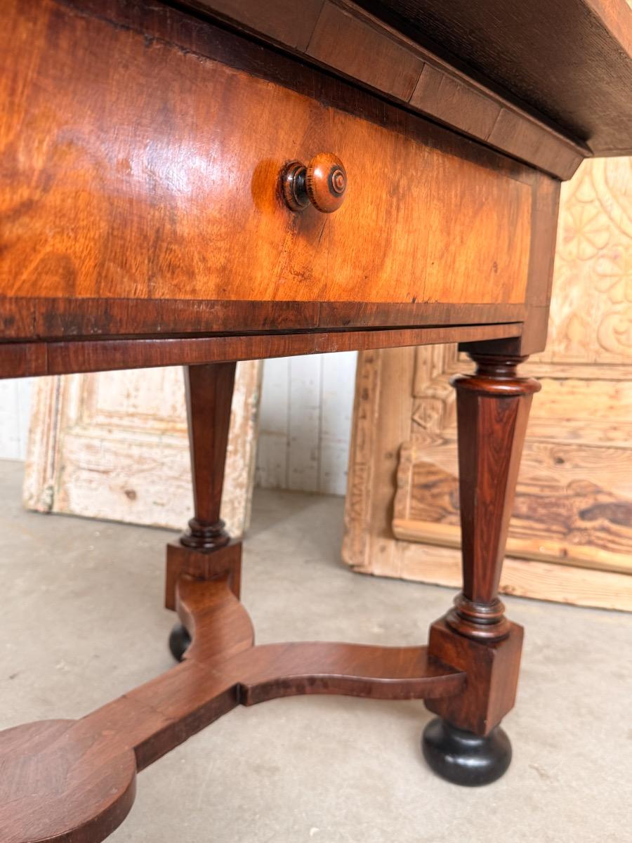 Kruispoottafel, kruisvoettafel, Nederland noten, Ca. 1775-1795