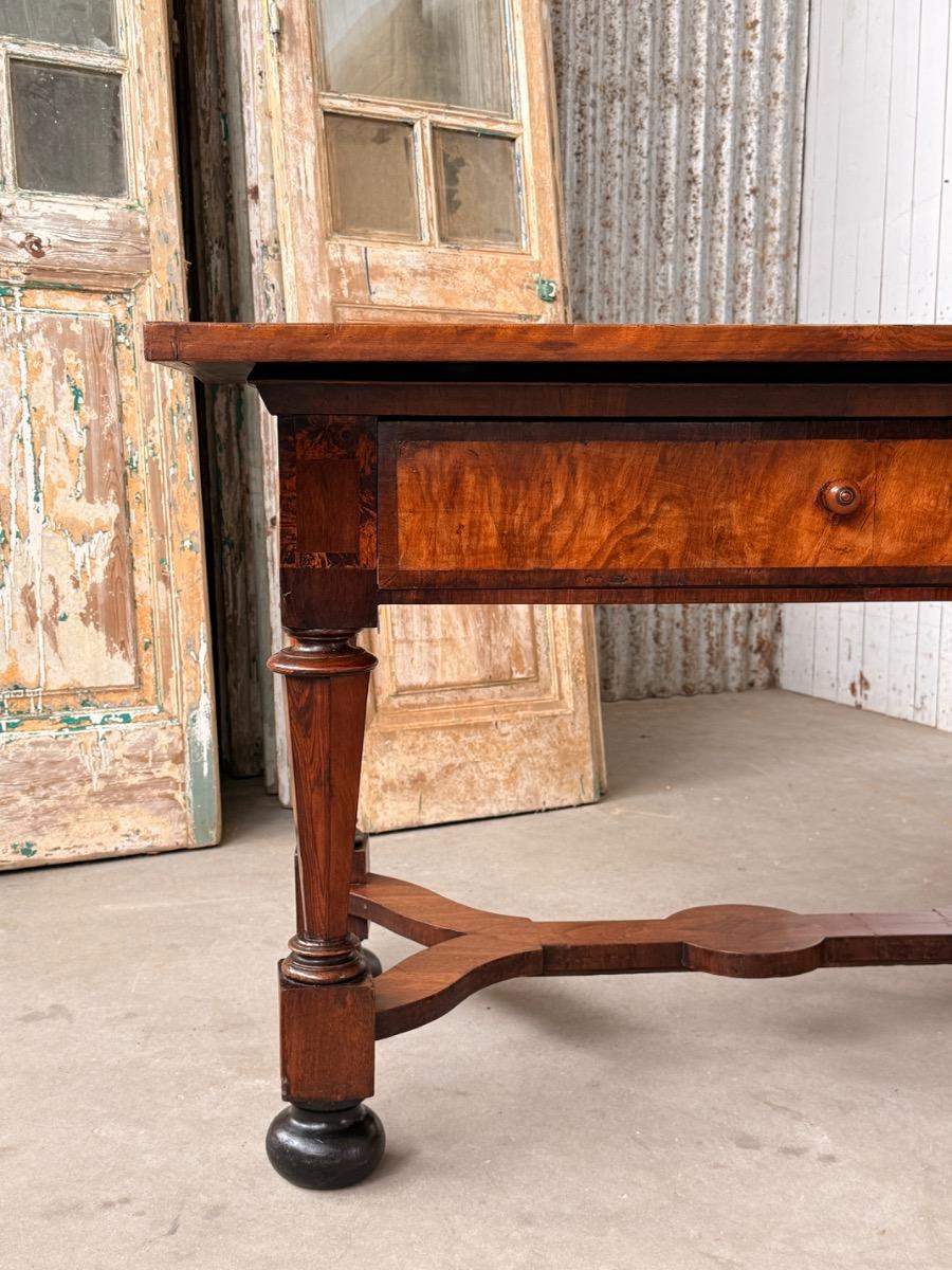 Kruispoottafel, kruisvoettafel, Nederland noten, Ca. 1775-1795