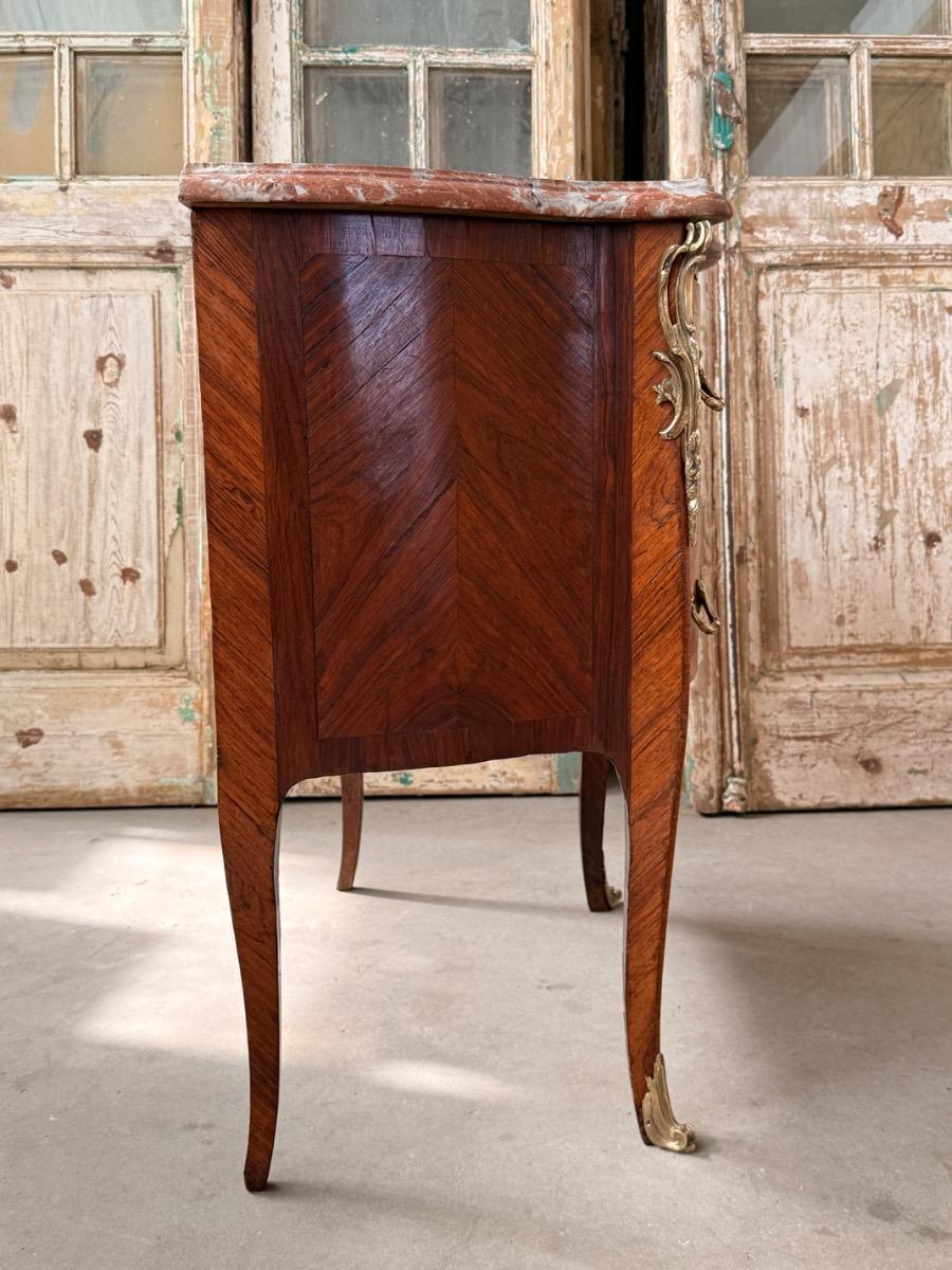 Noten gefineerd Louis XV commode