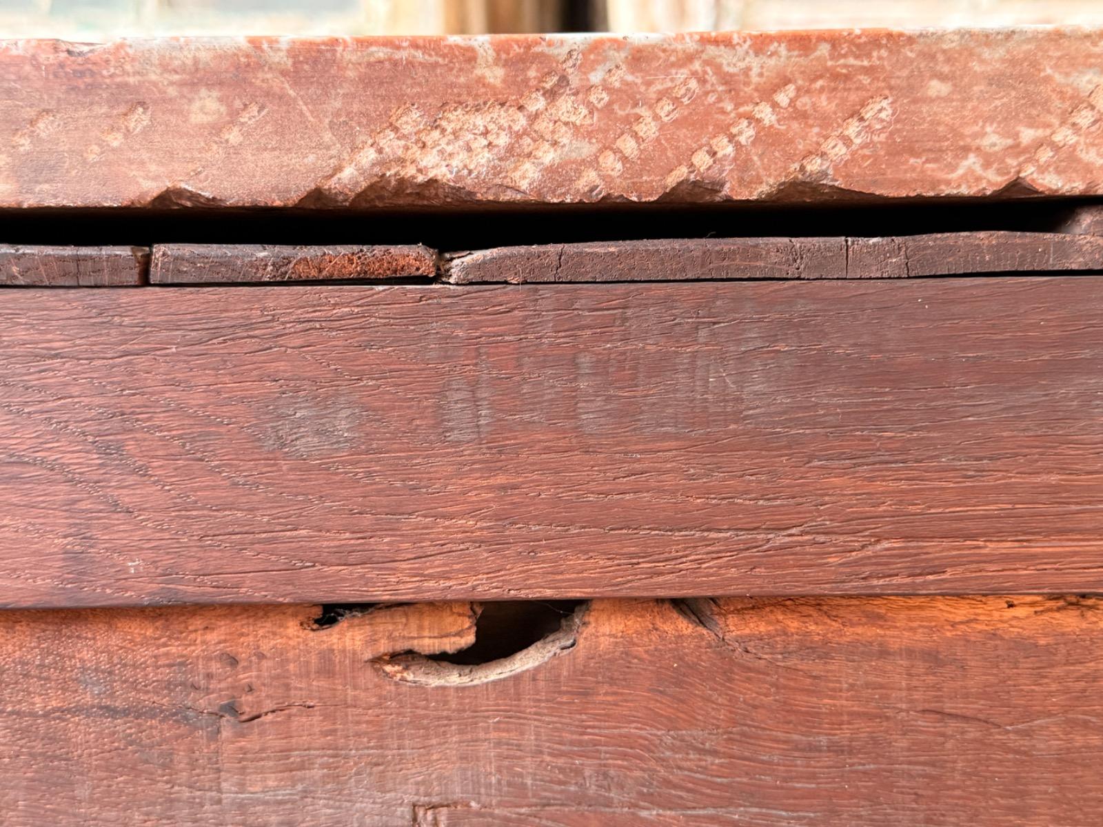 Noten gefineerd Louis XV commode