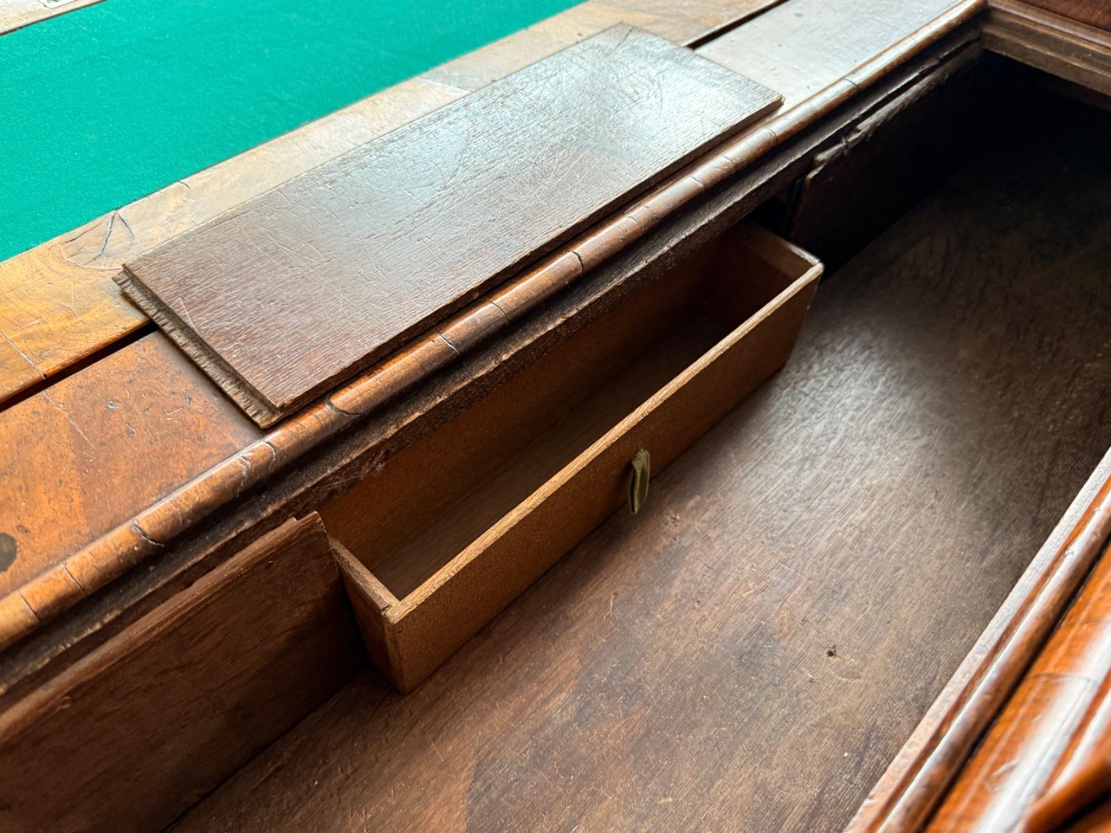 Noten klepbureau vroeg 19e eeuw. 