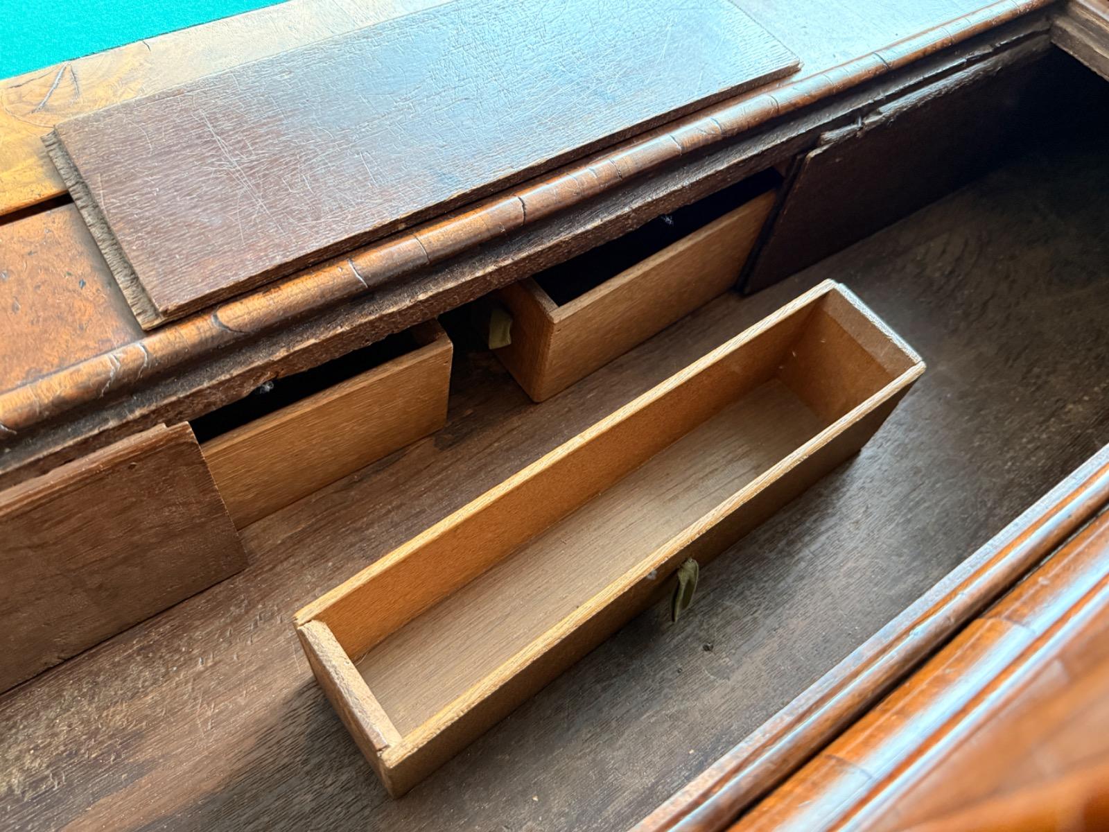 Noten klepbureau vroeg 19e eeuw. 