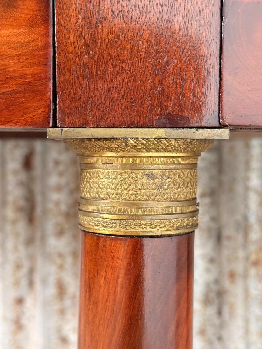 Zeer fraaie en kapitale demi-lune of half ronde wandtafel van formaat
